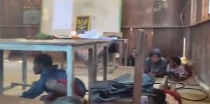 Rekaman Video Siswa SD di Papua Ketakutan lagi Belajar di Kelas Tiba-Tiba Terjadi Baku Tembak, Prabowo Ramai Dicolek