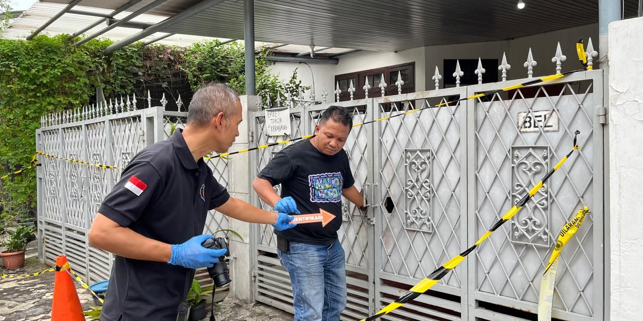 Polisi Olah TKP Lanjutan Kasus Pembunuhan Bapak dan Nenek di Cilandak