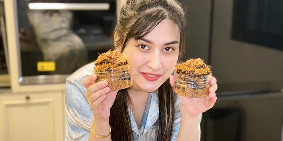 Fakta-fakta Angbeen Rishi Istri Cantik Adly Fairuz Kini Geluti Bisnis Peyek dan Sambal, Sukses Dapat Banyak Pesanan