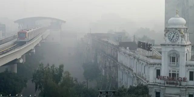 FOTO: Penampakan Polusi Terburuk Sepanjang Sejarah Selimuti Lahore Pakistan, Sekolah-Sekolah Terpaksa Ditutup