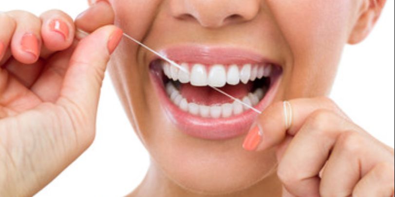 Flossing 101: Panduan Lengkap untuk Menjaga Kesehatan Gigi