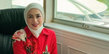 Jadi Istri Pejabat, Potret Shanty Istri Denny Cagur Cantik Menyala saat Kumpul Bareng Istri-istri Anggota DPR