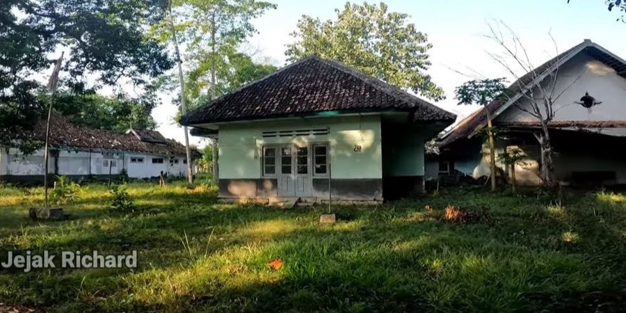 Potret Rumah Masa Kecil Ari Lasso Lama Terbengkalai, Tak Ada Penghuninya dan Kental Nuansa Menyeramkan Bikin Merinding