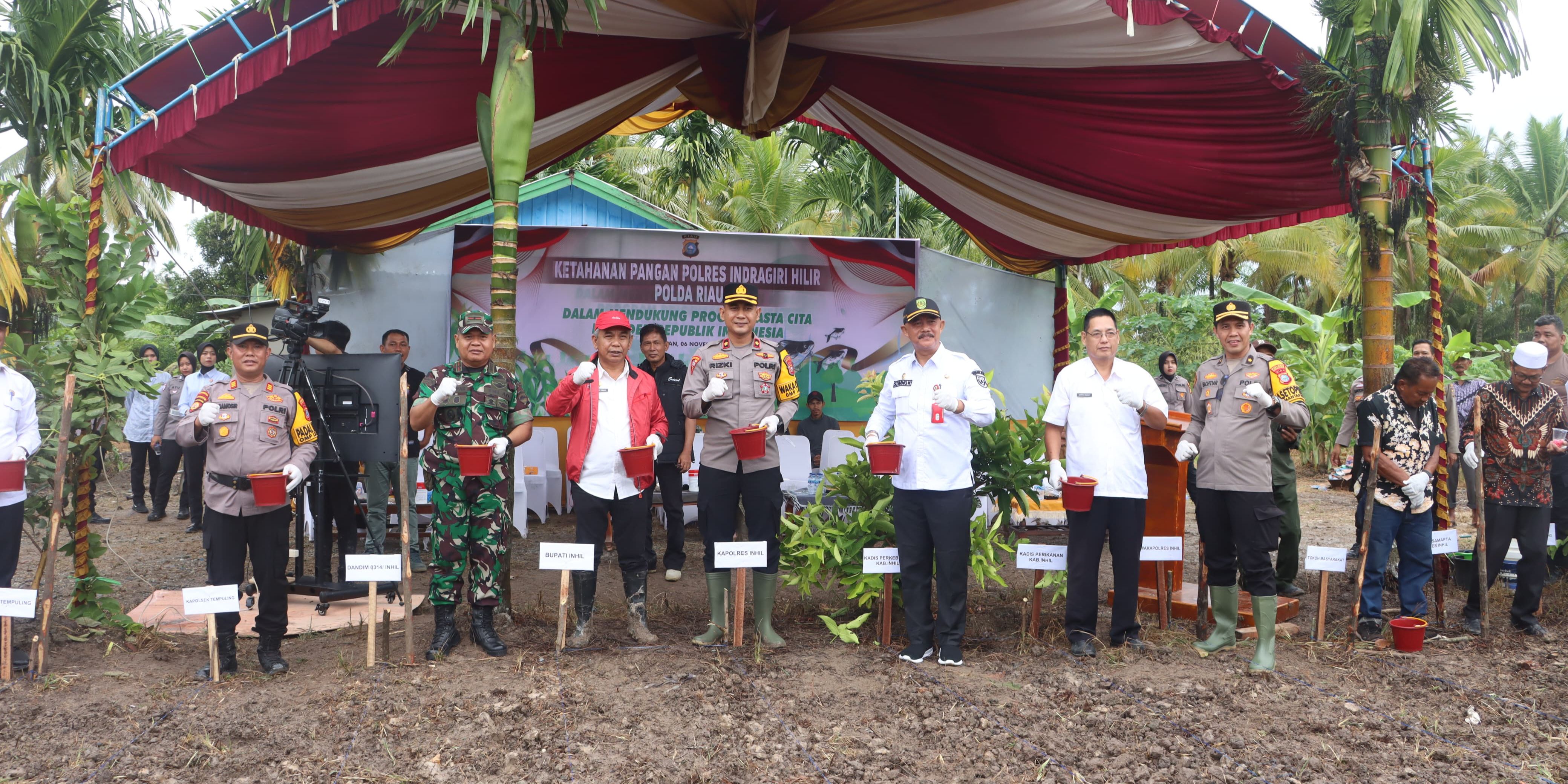 Gandeng Kelompok Tani, Polres Inhil Manfaatkan Lahan untuk Garap Program Nasional