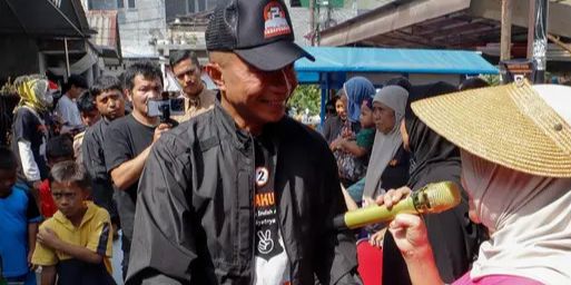 FOTO: Gaya Dharma Pongrekun Blusukan ke Pasar Minggu, Perkenalkan Getuk Tular Adab untuk Atasi Masalah Ekonimi Warga