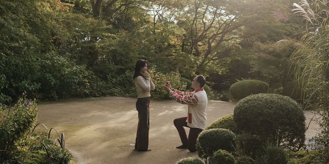 Romantisnya Momen Ihsan Fadhlur Lamar Elma Agustin di Taman Shisedo Jepang saat Matahari Terbenam, Mirip Agenda Film