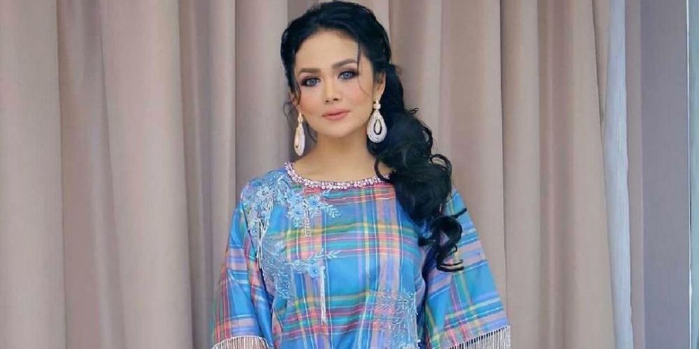 5 Inspirasi gaya Kondangan Artis dari Krisdayanti hingga Annisa Pohan, Simpel tapi Elegan