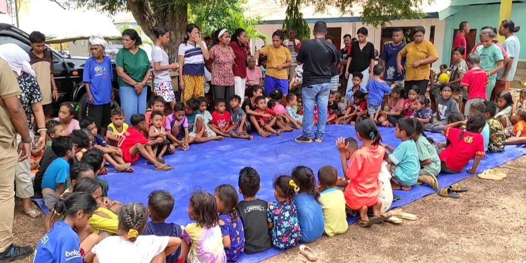 Gunung Lewotobi Laki-laki Erupsi Hampir Sepekan, Pengungsi Mengeluh Kekurangan Pakaian