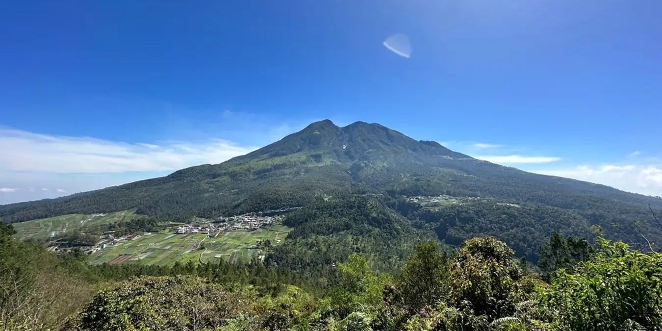 5 Gunung Terindah di Jawa Tengah dengan Pemandangan yang Memukau, Wajib Dikunjungi