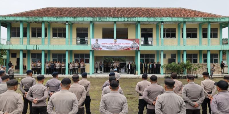 Cerita 40 Polisi Dimasukkan ke Pondok Pesantren Gara-Gara 'Nakal'