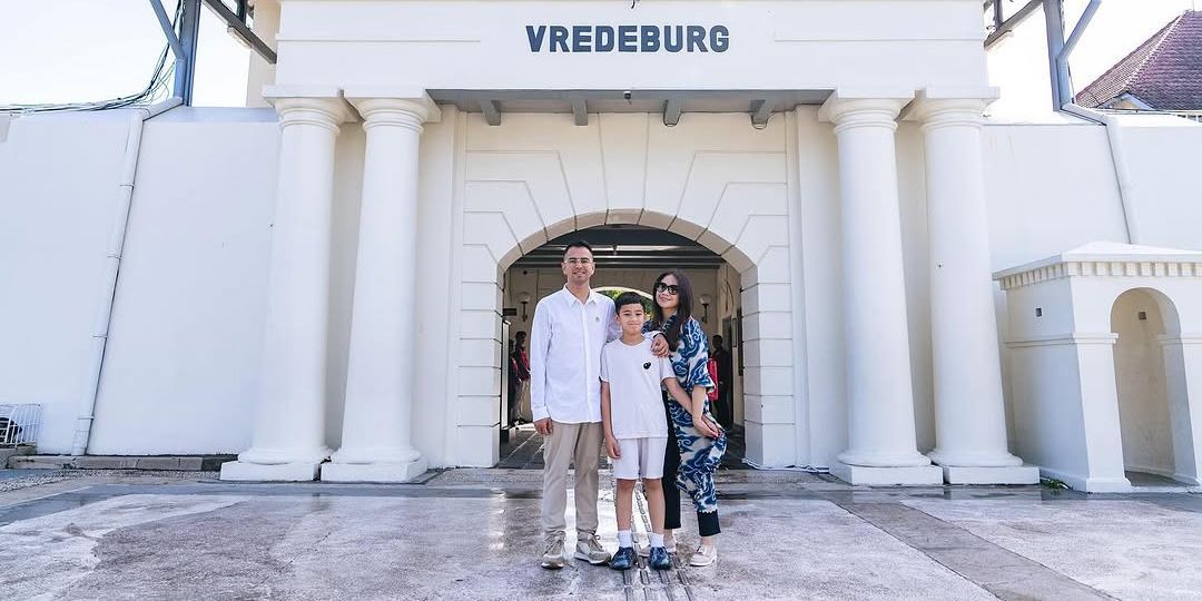 Tampil Sporty, Intip 5 Keseruan Raffi Ahmad Liburan ke Museum Benteng Vredeburg Bareng Rafathar dan Nagita Slavina