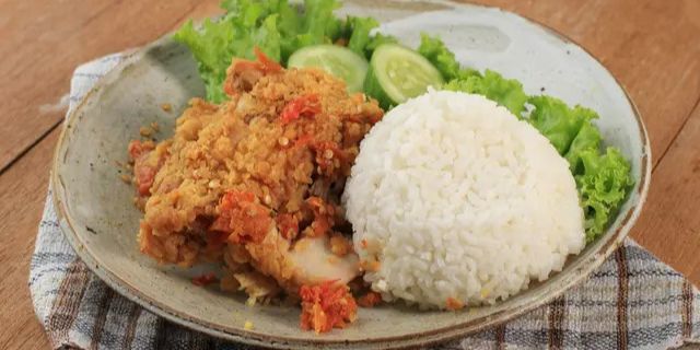 Cara Membuat Ayam Geprek Pedas dan Renyah yang Menggugah Selera