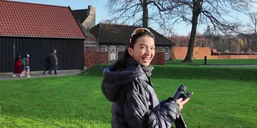 Penuh Persiapan, Intip 7 Penampilan Cantik Raline Shah Berburu Aurora di Lapland Finlandia