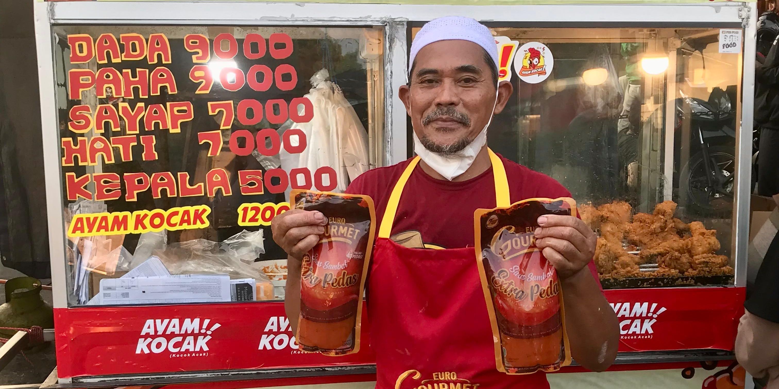 Mengintip Ayam Kocak di Meruya yang Viral di Media Sosial