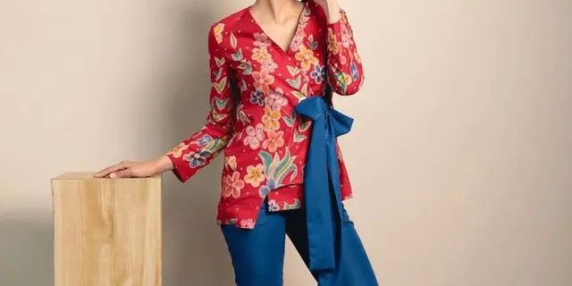 Model Baju Wanita Batik Kombinasi dan Polos, Lengkap Tips Memilihnya yang Tepat