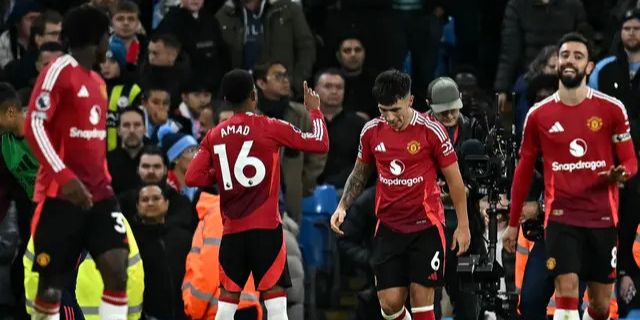 FOTO: Manchester is Red! Ini Momen MU Gilas Man City Lewat Comeback Dramatis