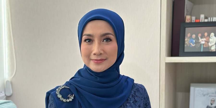 Penampilan Desy Ratnasari di Resepsi Pernikahan Putri Zulhas, Bak Masih Gadis Kenakan Kebaya