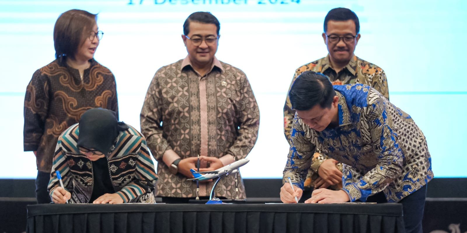 Menekraf Gandeng Garuda Indonesia untuk Promosikan Produk Lokal RI