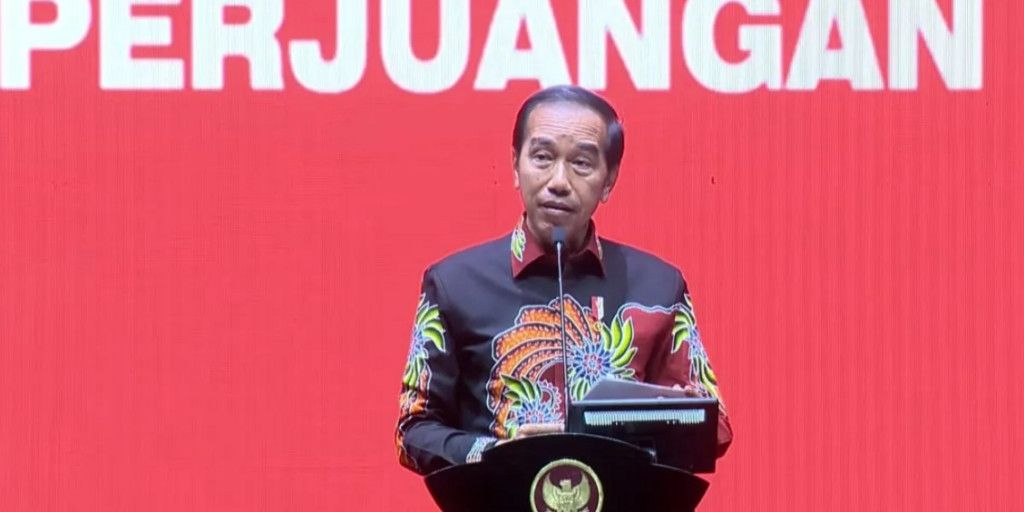 VIDEO: Tak Terduga Senyum Jokowi Respons Dipecat Megawati dari PDIP 