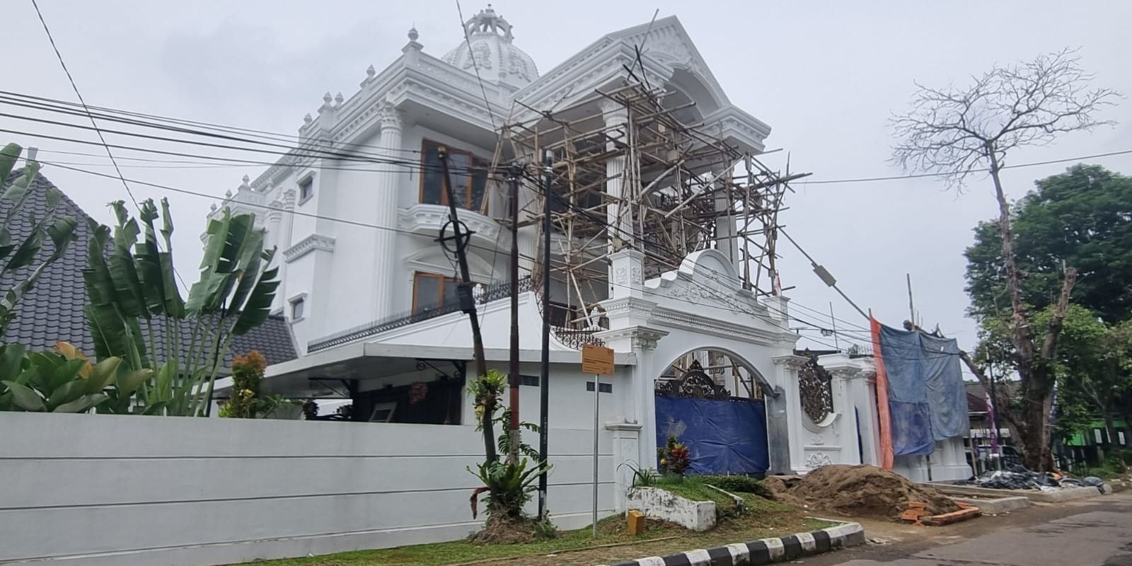 Mewah Bak Istana, Begini Penampakan Rumah Ayah Lady Aurelia yang Tak Masuk LHKPN