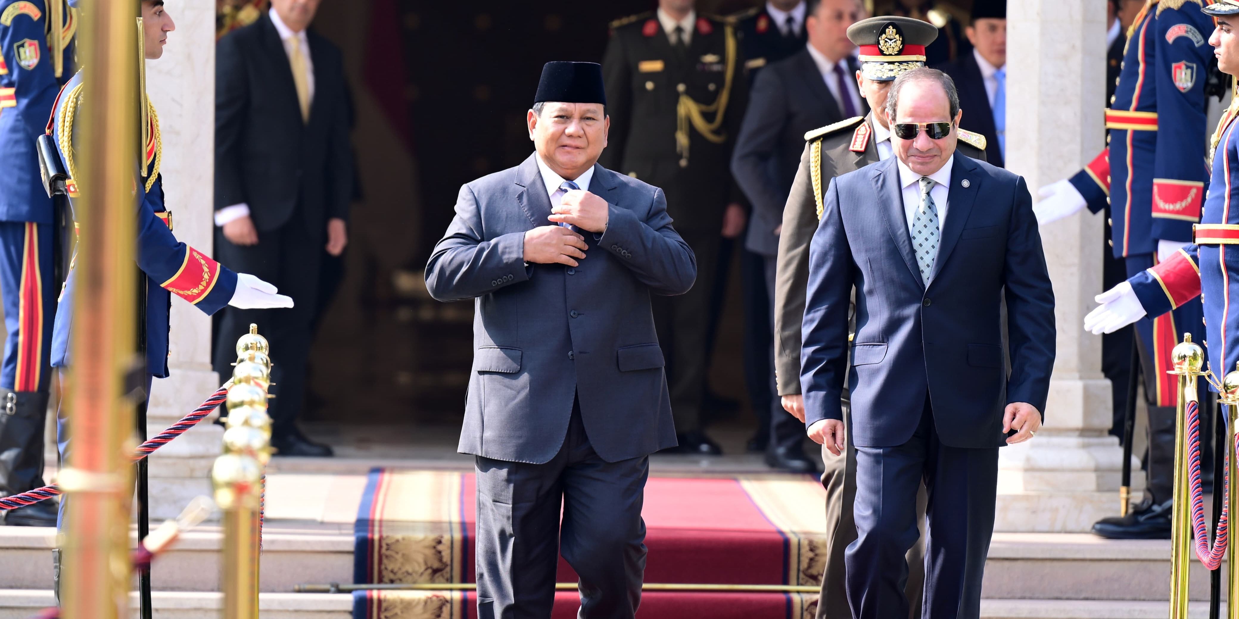 Momen Prabowo Disambut Upacara Kenegaraan Saat Bertemu Presiden Mesir El-Sisi