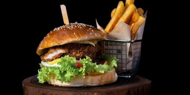 Restoran Burger Ini Ungkap Rahasia Dapurnya, Pakai Minyak yang Sama Selama lebih dari Satu Abad