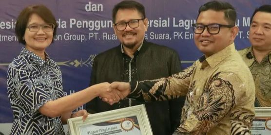 FOTO: Taat Bayar Royalti, SCM Terima Penghargaan dari Lembaga Manajemen Kolektif Nasional