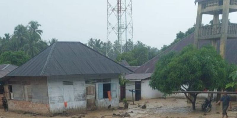 Banjir Bandang Terjang Tapanuli Selatan, 250 Kepala Keluarga Mengungsi