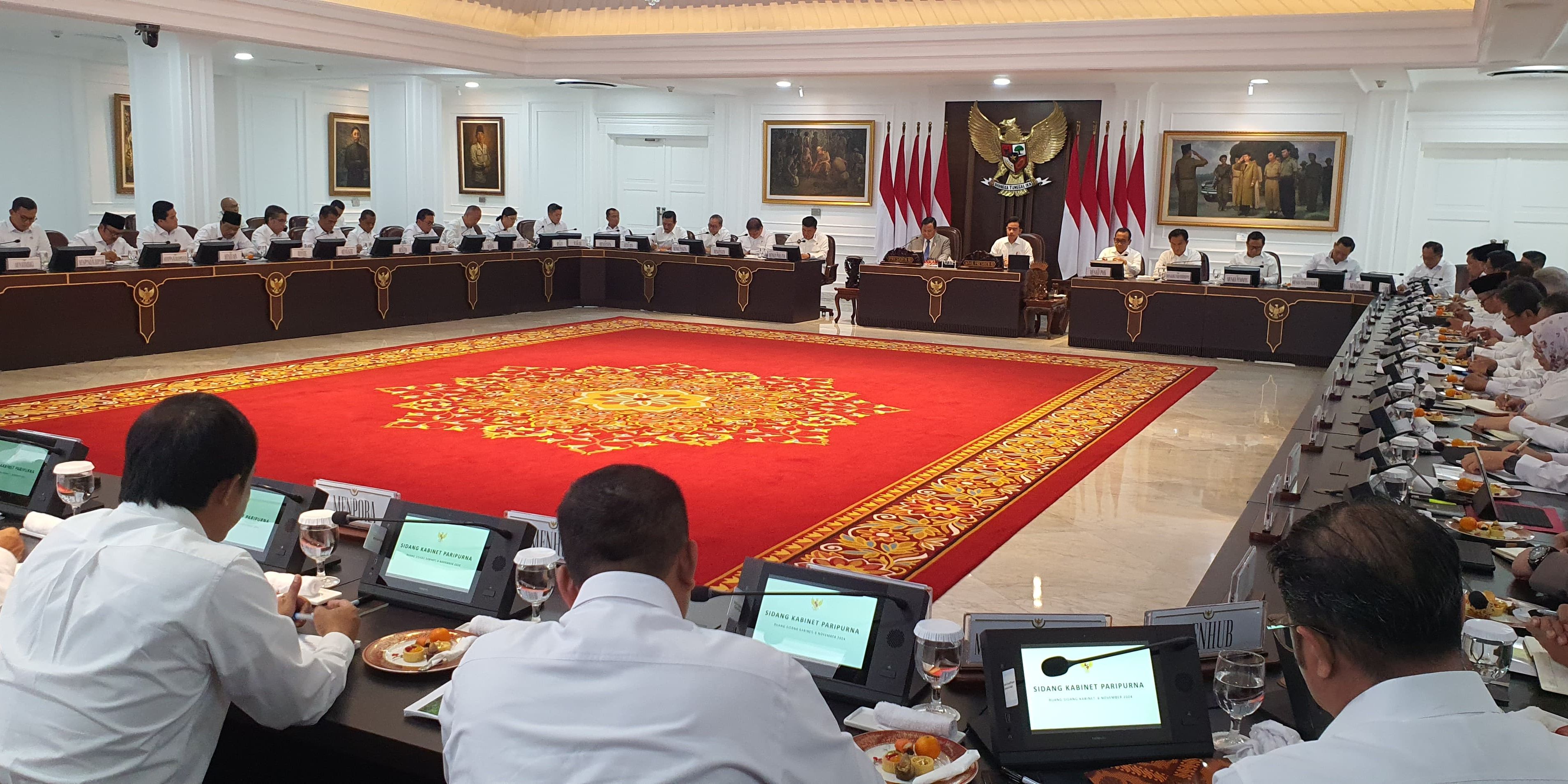 Gelar Sidang Kabinet Sore Ini, Prabowo Undang Semua Menteri dan Wamen