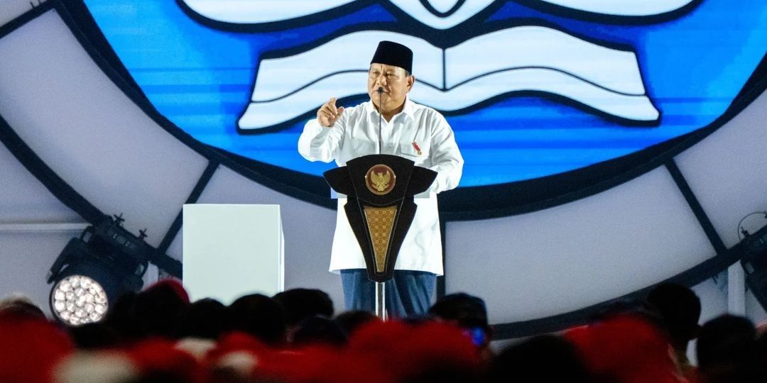 Satu Bulan jadi Presiden, Prabowo Pamer Tingkatkan Upah Guru, Buruh hingga Turunkan Tiket Pesawat