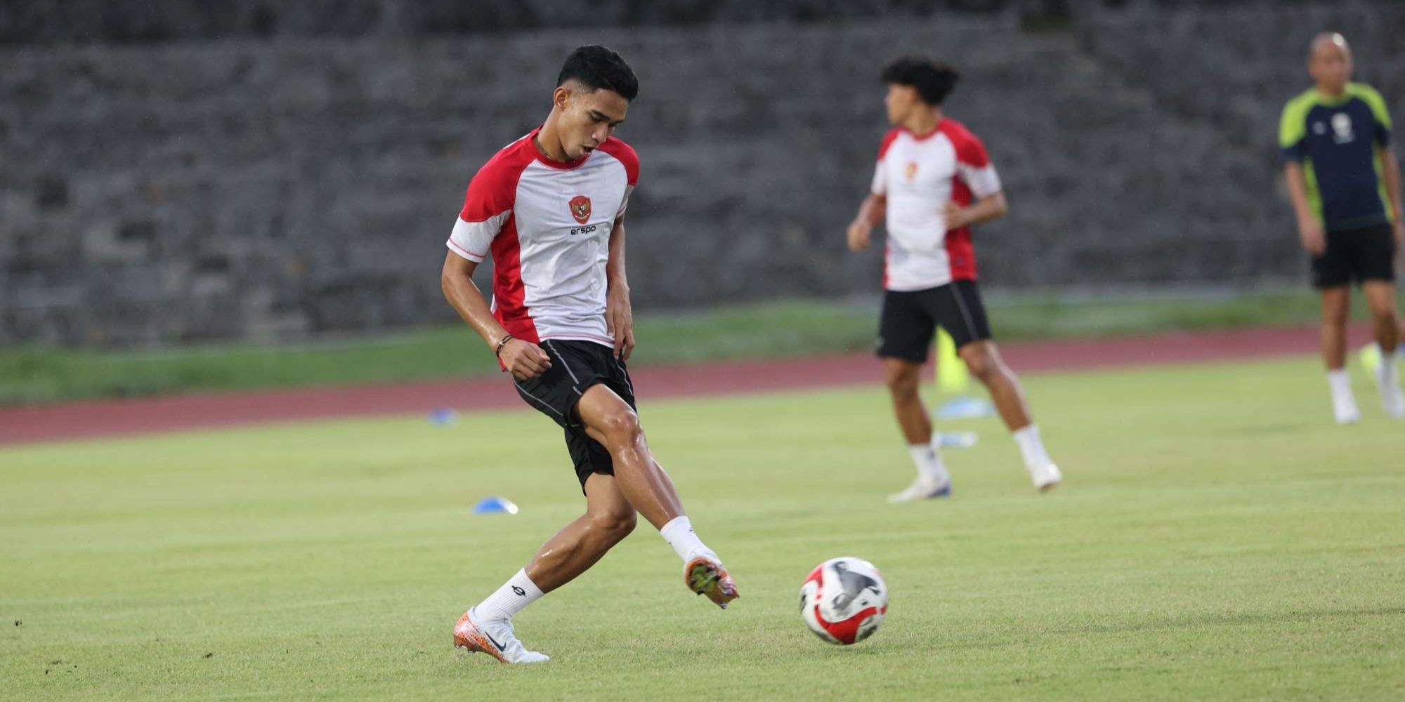 FOTO: Intip Timnas Indonesia Jalani Latihan Jelang Duel Hidup Mati Lawan Filipina di Piala AFF 2024