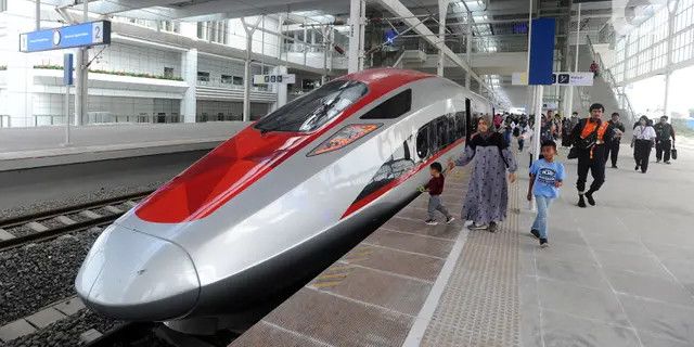 Penjualan Tiket Whoosh dari dan menuju Stasiun Karawang Dibuka Hari Ini, Begini Cara Pesannya