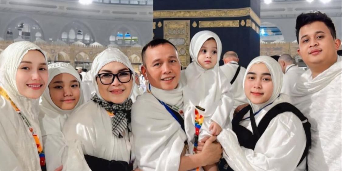 Ungkapan Menyentuh Hati Ayu Ting Ting Rayakan Hari Ibu Saat Umrah, Banjir Komentar