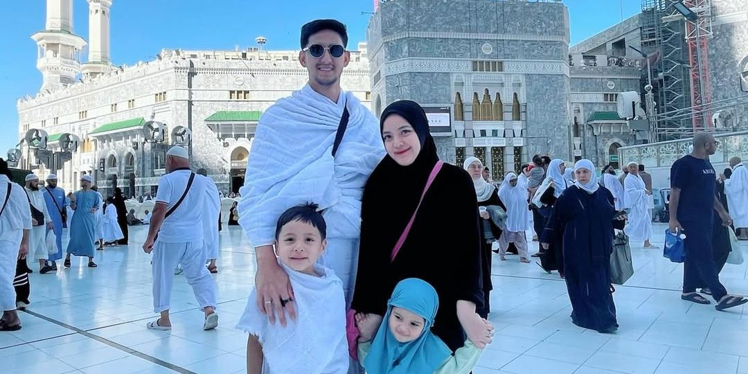 5 Potret Tasya Kamila Umrah Bareng Keluarga, Kegiatan Pengujung Tahun yang Penuh Syukur