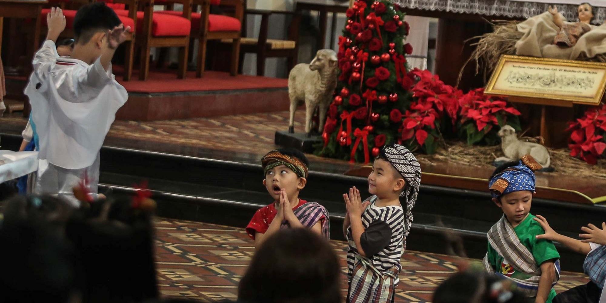 FOTO: Keceriaan Anak-Anak Ikuti Misa Natal di Gereja Katedral Jakarta, Diwarnai Operet Kelahiran Yesus