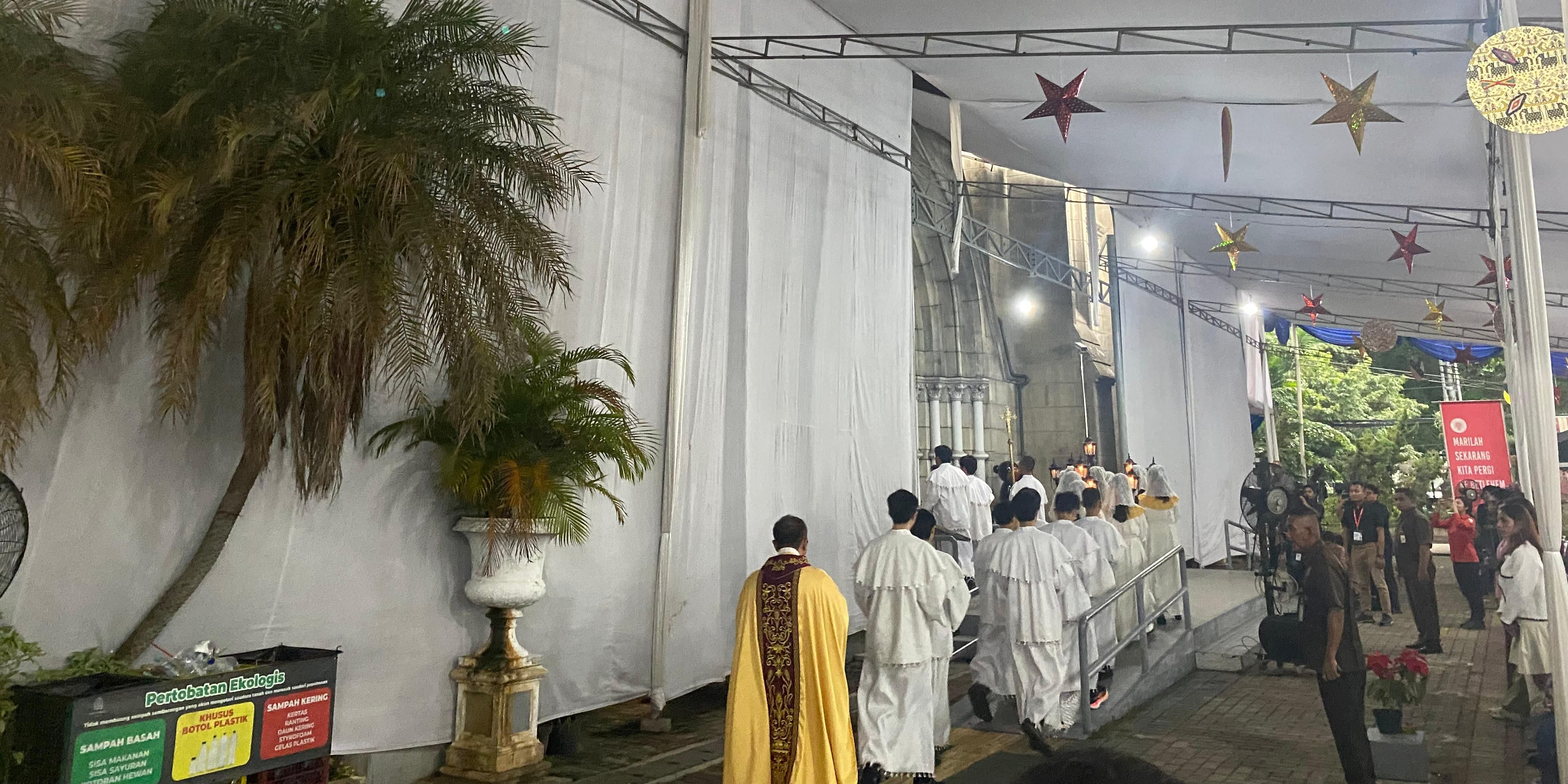 Suasana Terkini Misa Natal dari Gereja Katedral Jakarta Sore Ini