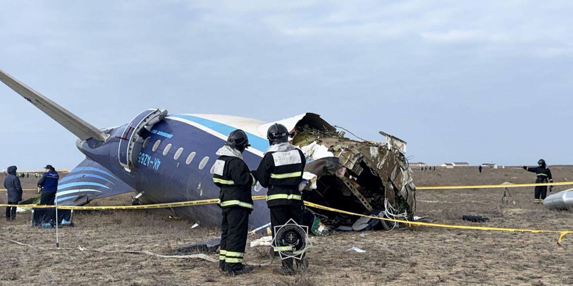 FOTO: Kondisi Pesawat Azerbaijan Airlines Hancur Lebur usai Jatuh di Kazakhstan