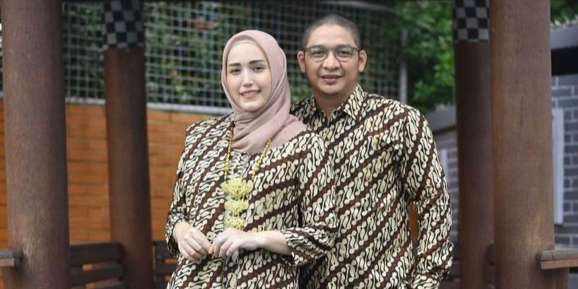 5 Inspirasi Tunik Batik Modern, Tren Fashion Terbaru yang Wajib Dipahami Wanita Zaman Now