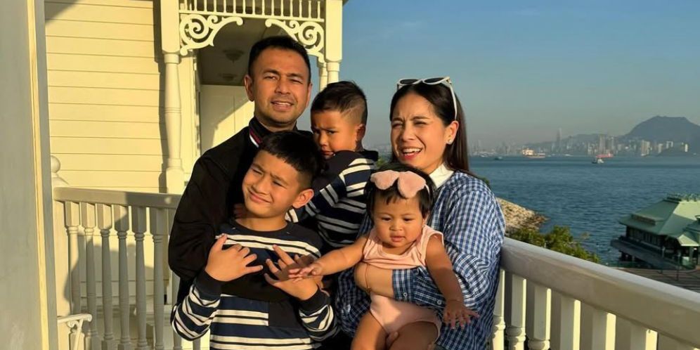 7 Momen Hangat Keluarga Raffi Ahmad Nikmati Liburan di Hong Kong, Gaya Baby Lily Jadi Sorotan