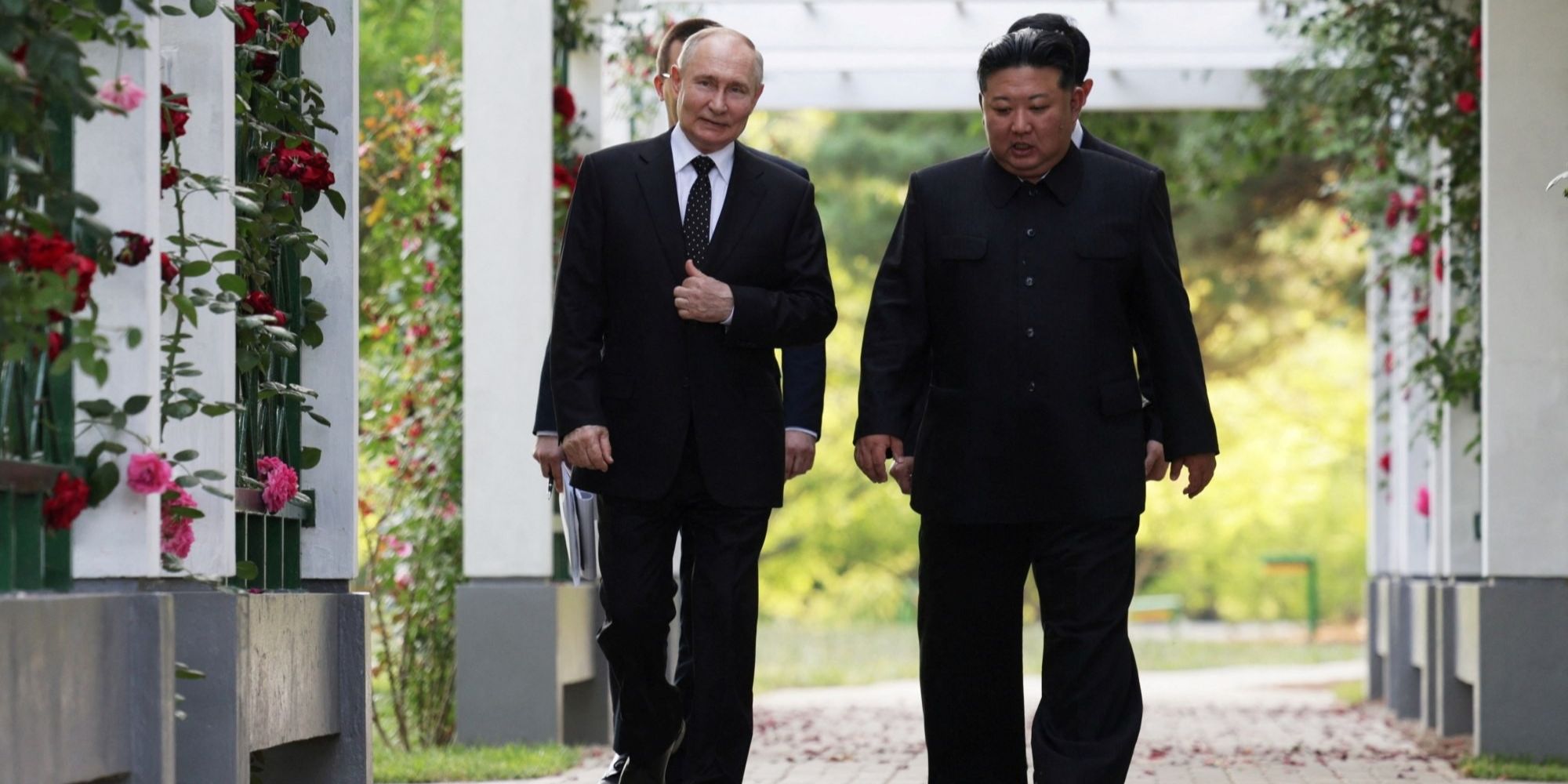 Kim Jong Un Kirim Surat 'Cinta' ke Putin, Isinya Jadi Bukti Korut-Rusia Makin Lengket