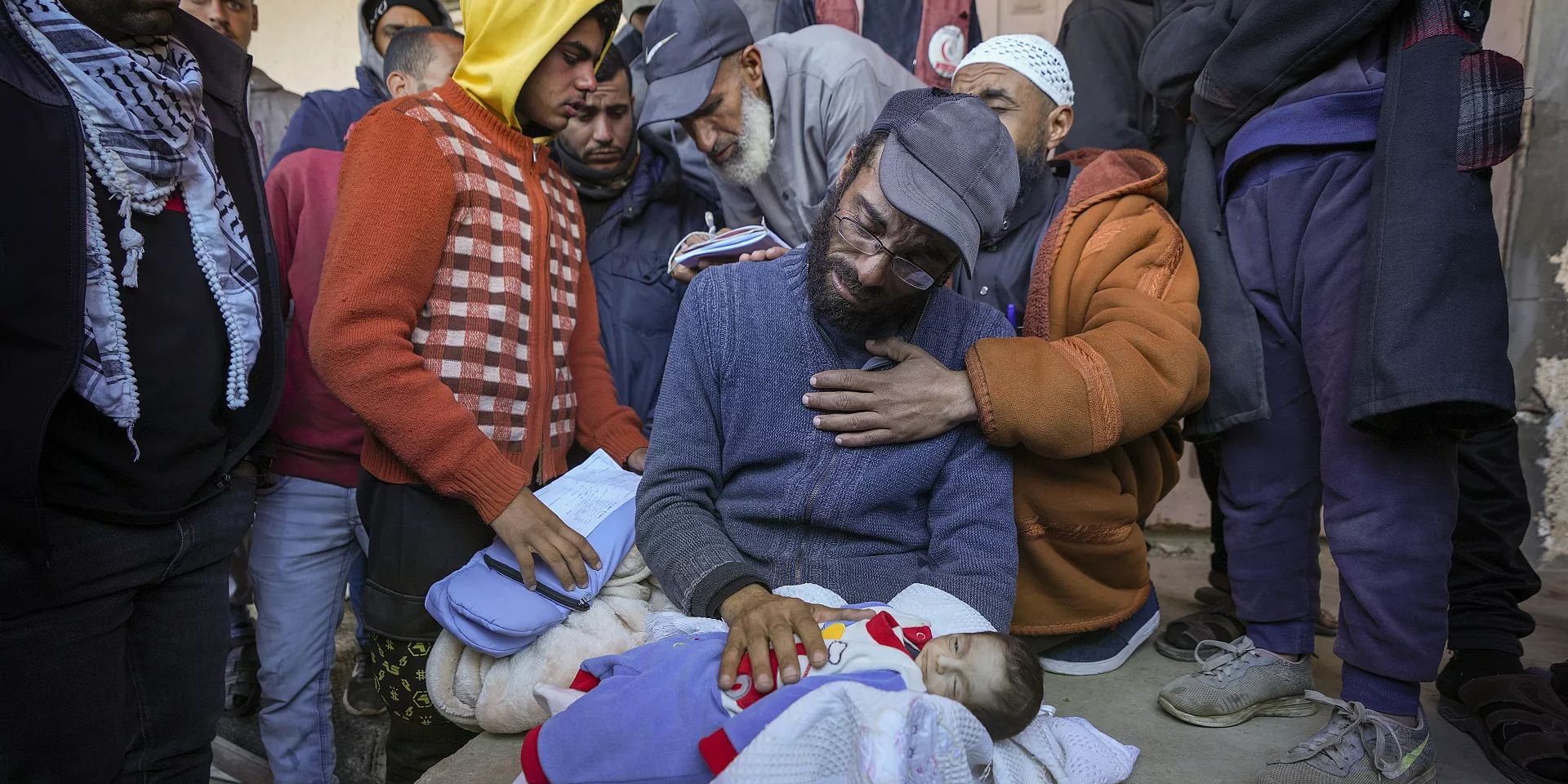 Bayi-Bayi di Gaza Meninggal Kedinginan di Tenda, 