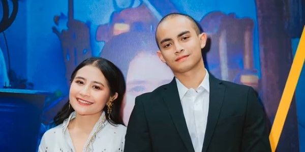 Potret Omara Esteghlal Pakai Baju Bucin 'Tahanan Prilly', Buat Warganet Gemas dan Yakin Sudah Resmi Pacaran