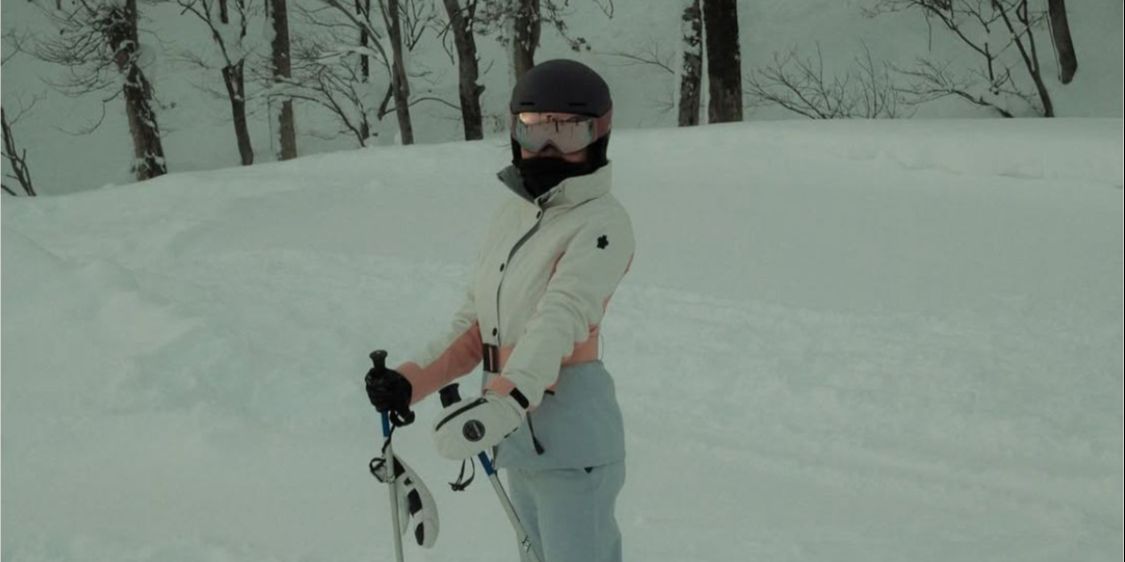 7 Potret Azizah Salsha Jajal Ski Perdana di Niseko Jepang, Tampil Stylish di Tengah Salju