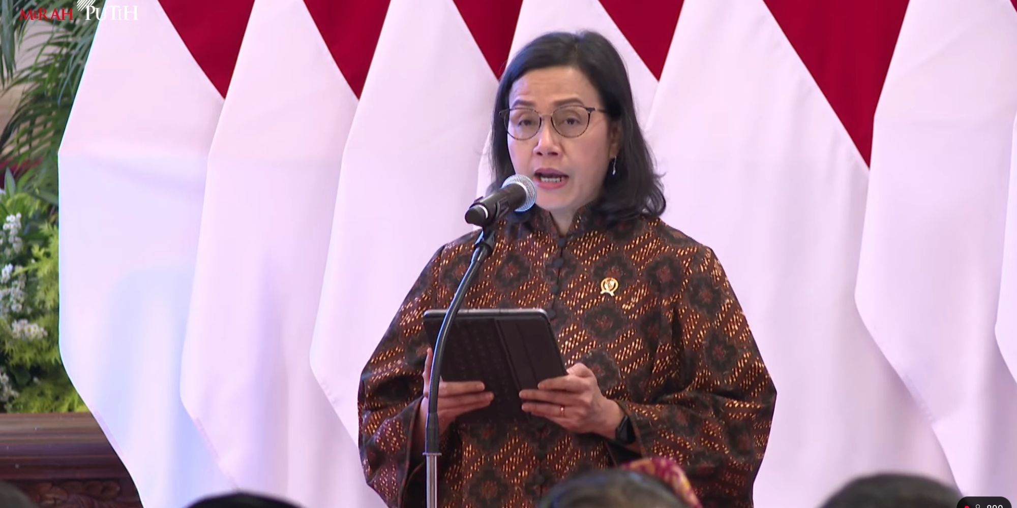 Susun Aturan Baru PPN 12 Persen Hanya untuk Barang Mewah, Sri Mulyani Tahun Baruan di Kantor