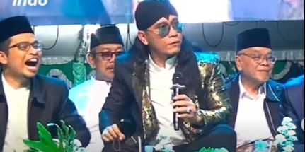 Ditegur Mayor Teddy, Gus Miftah Minta Maaf Usai Berkata Kasar ke Pedagang Es