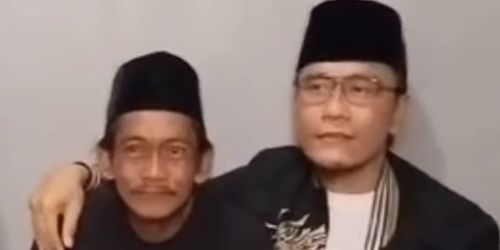 Momen Permintaan Maaf Gus Miftah ke Penjual Es Teh, Langsung di Rumahnya Sambil Peluk Erat