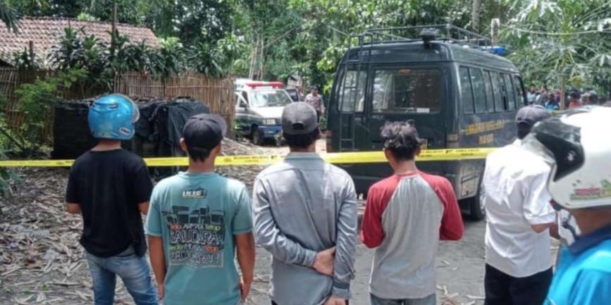 Keluarga Guru di Lereng Gunung Kelud Tewas Dibunuh, Anak Kritis dan Mobil Hilang