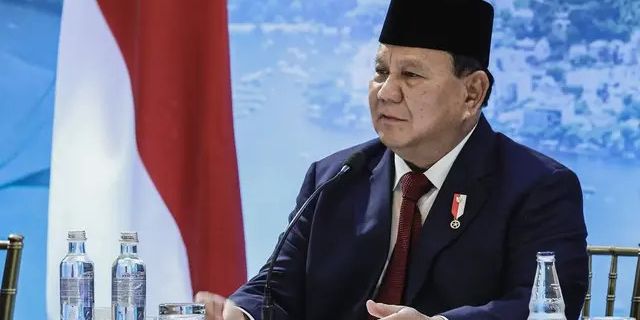 Video Lawas Presiden Prabowo Subianto Beri Baju hingga Jam Tangan ke Penjual Makanan Keliling, Ramai Dibandingkan dengan Gus Miftah