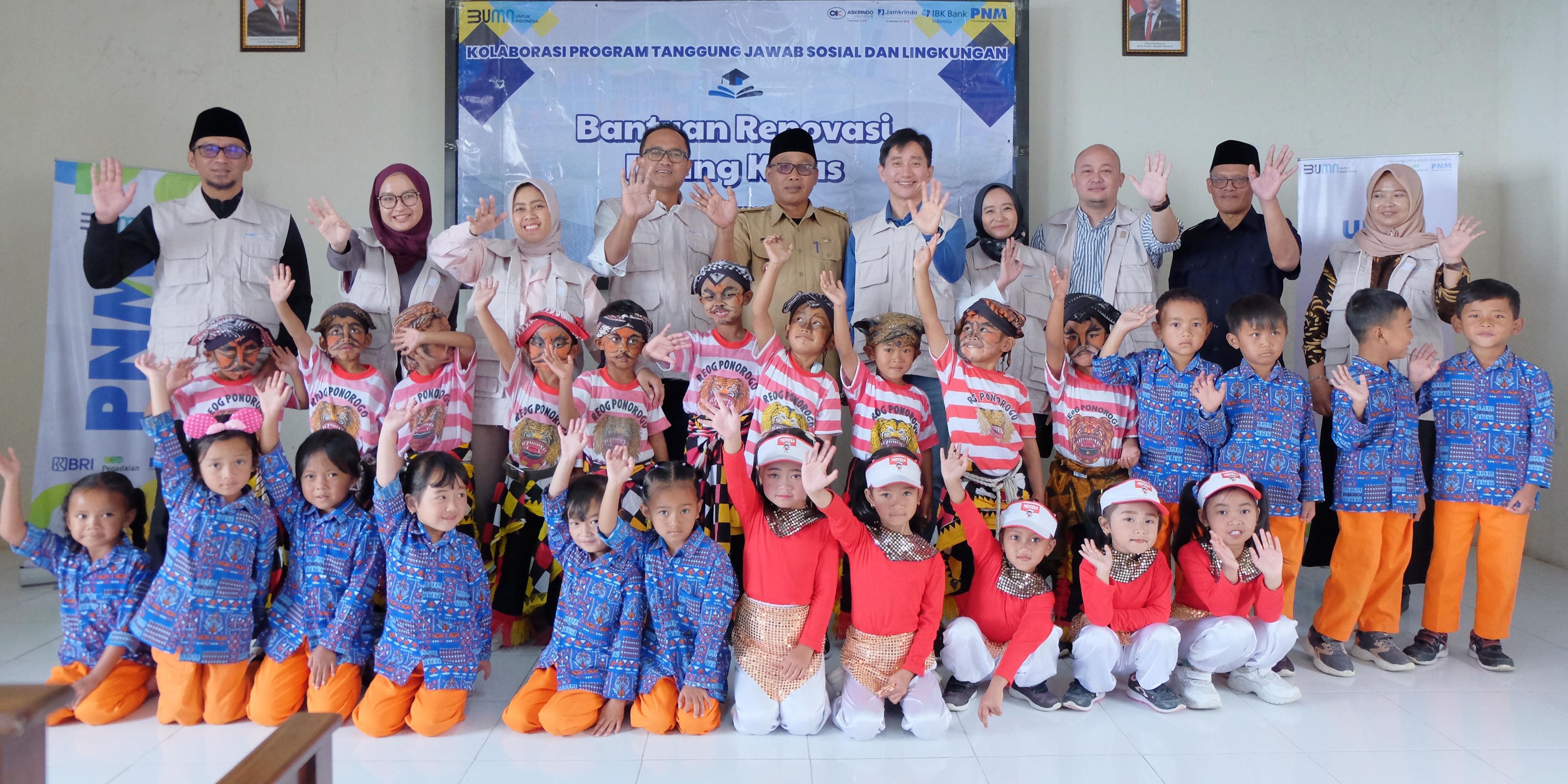 Renovasi TK, PNM Bersinergi Dukung Sarana Belajar yang Nyaman Bagi Anak-Anak Desa