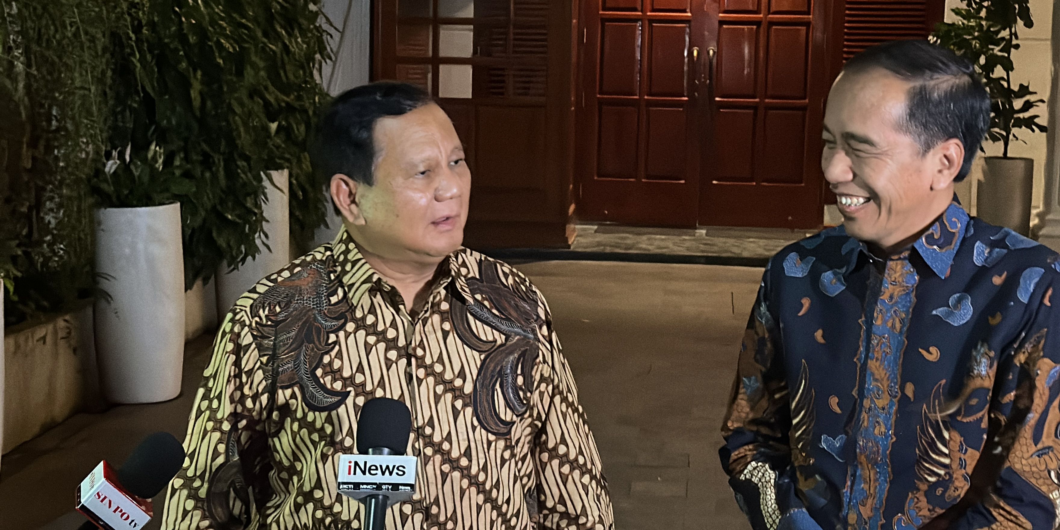 Malam-Malam, Jokowi Mendadak Temui Prabowo di Kertanegara